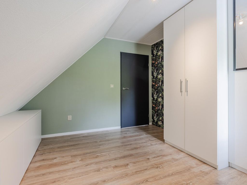 Montanusstraat 10, HELLEVOETSLUIS