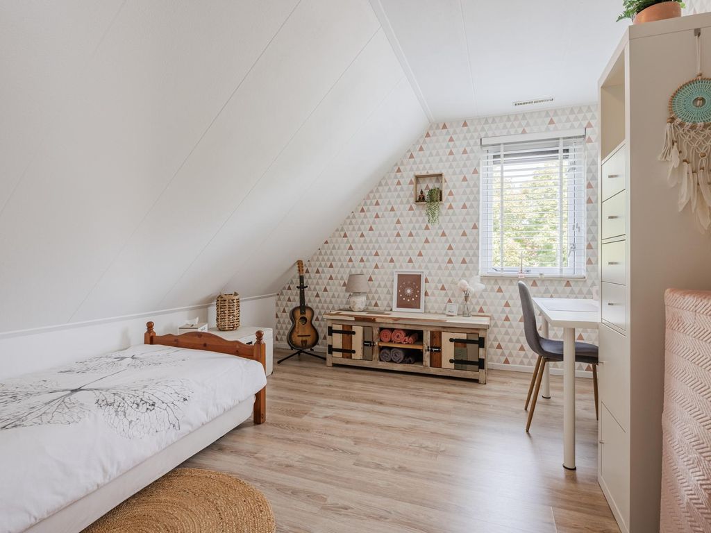 Montanusstraat 10, HELLEVOETSLUIS