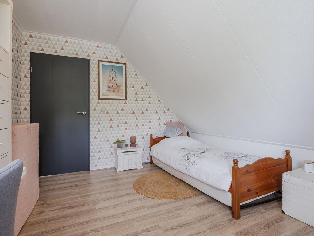 Montanusstraat 10, HELLEVOETSLUIS