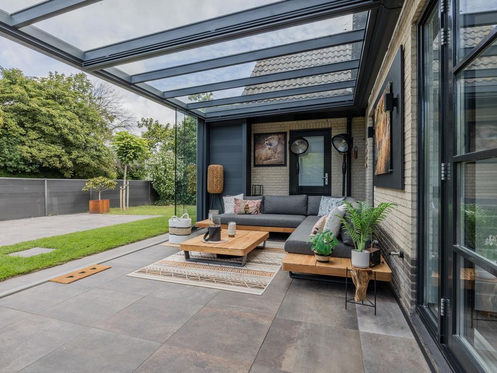 Montanusstraat 10, HELLEVOETSLUIS