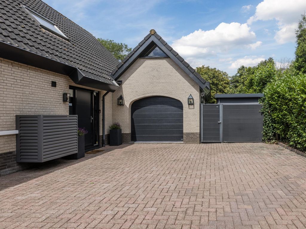 Montanusstraat 10, HELLEVOETSLUIS