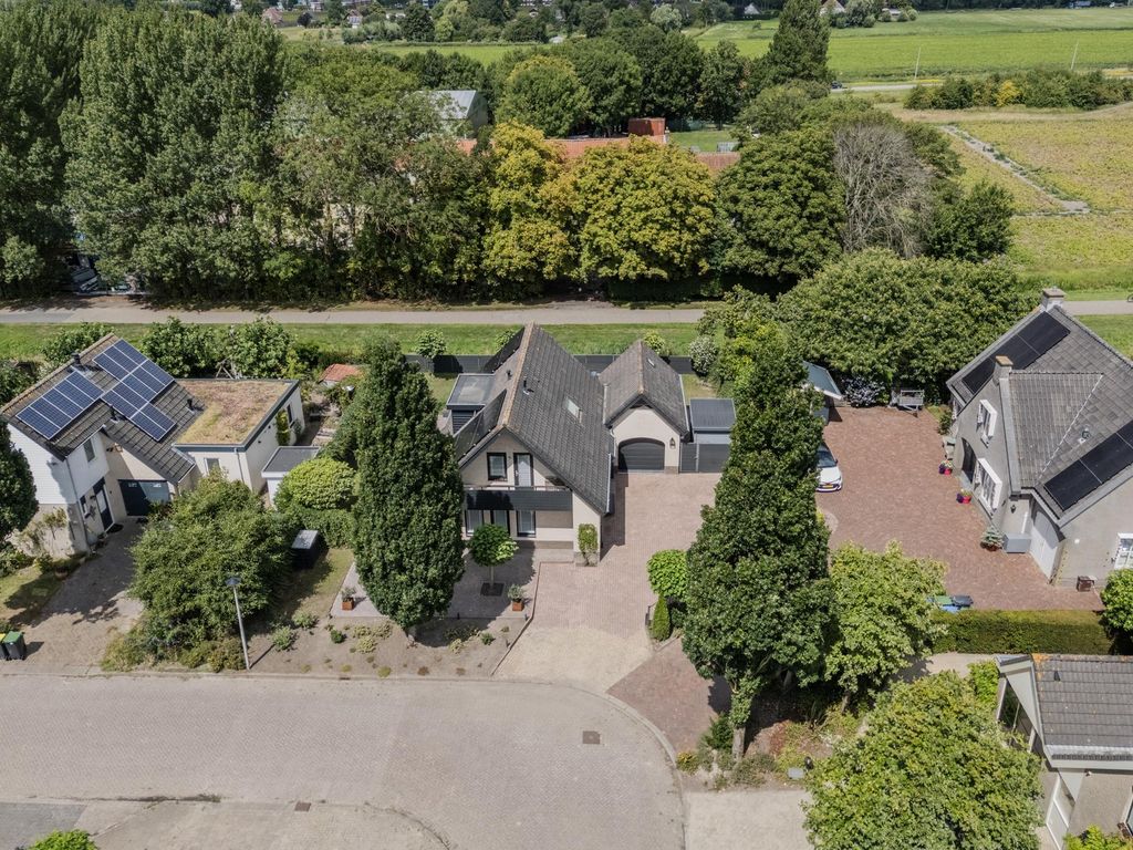 Montanusstraat 10, HELLEVOETSLUIS