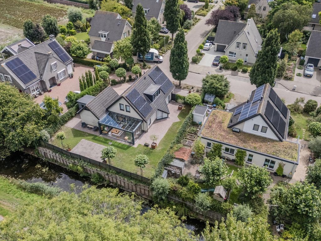 Montanusstraat 10, HELLEVOETSLUIS