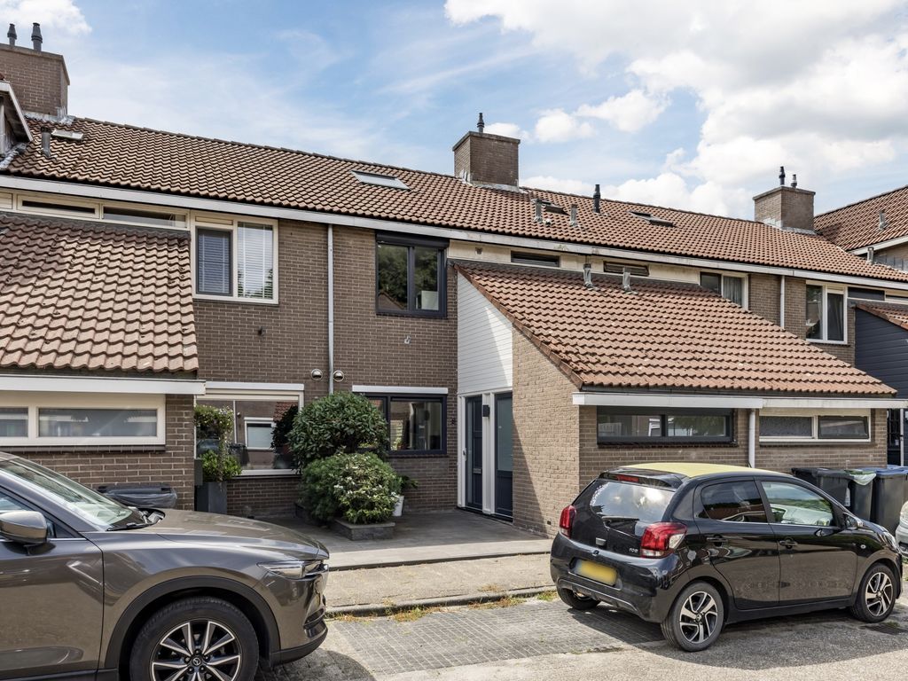Acacia 8, HELLEVOETSLUIS