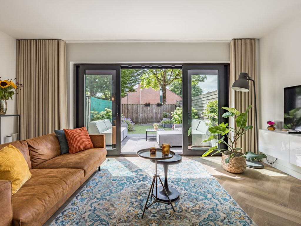 Acacia 8, HELLEVOETSLUIS