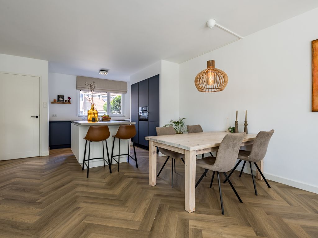 Acacia 8, HELLEVOETSLUIS