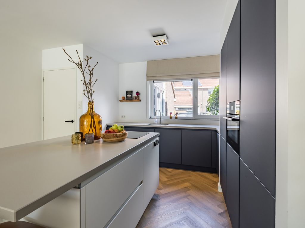 Acacia 8, HELLEVOETSLUIS
