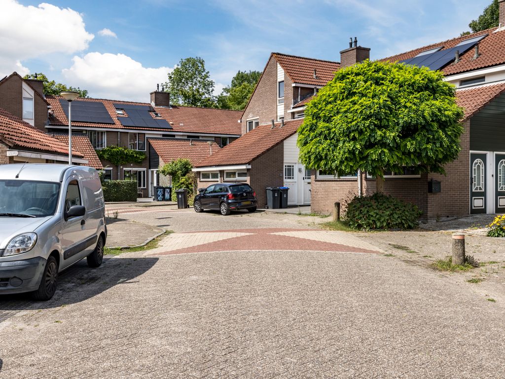 Acacia 8, HELLEVOETSLUIS