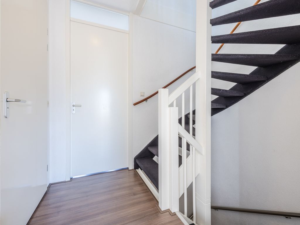 Moeder Teresalaan 5, HELLEVOETSLUIS