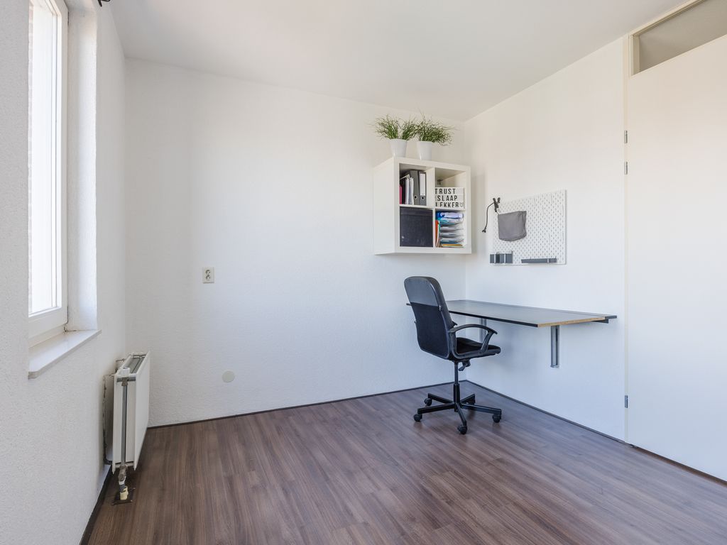 Moeder Teresalaan 5, HELLEVOETSLUIS