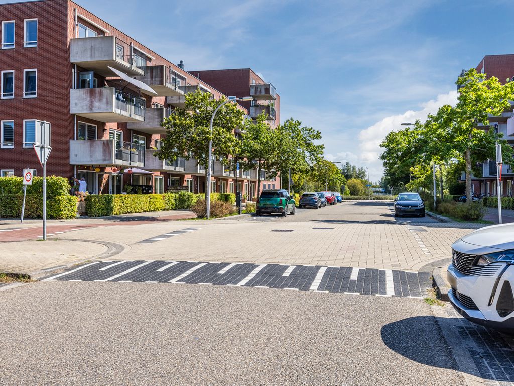 Moeder Teresalaan 5, HELLEVOETSLUIS