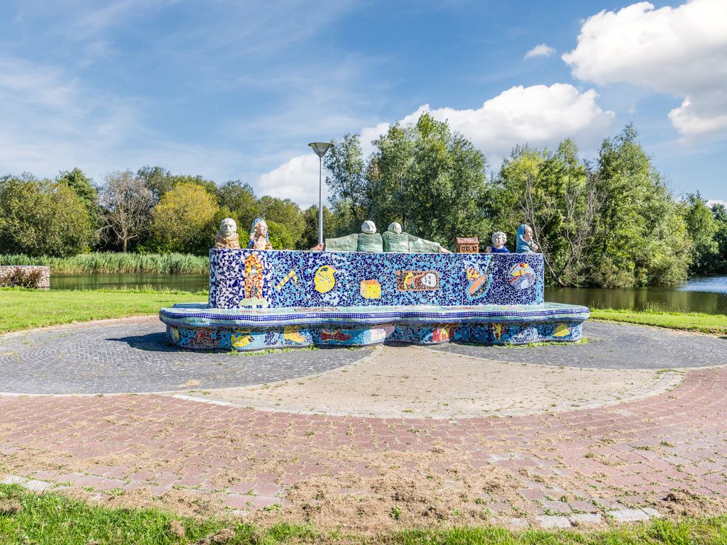Moeder Teresalaan 5, HELLEVOETSLUIS