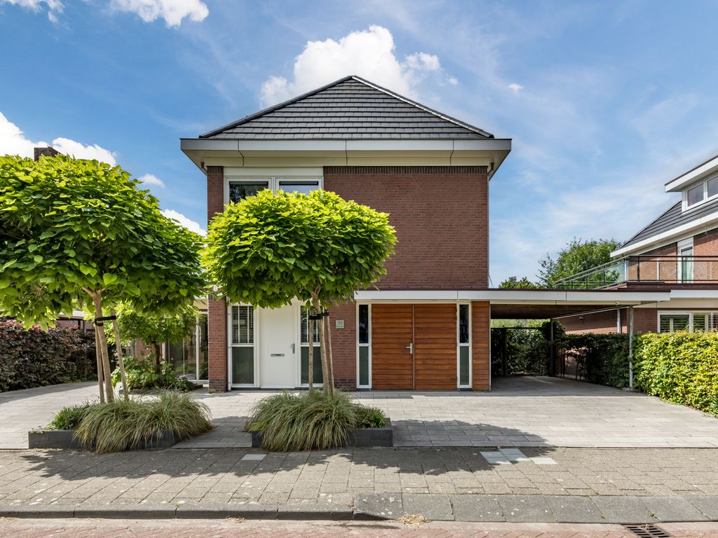 Westhilstraat 11, HELLEVOETSLUIS