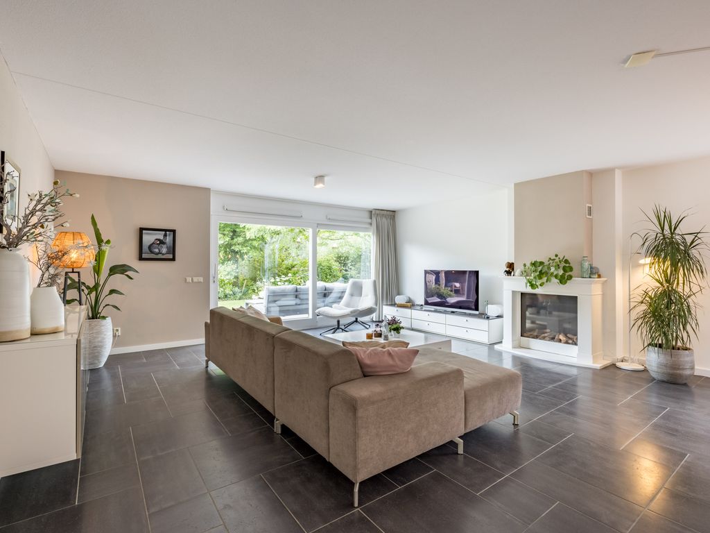 Westhilstraat 11, HELLEVOETSLUIS