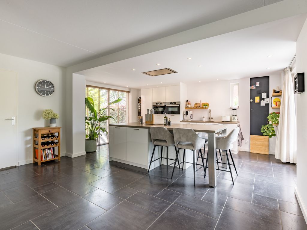 Westhilstraat 11, HELLEVOETSLUIS