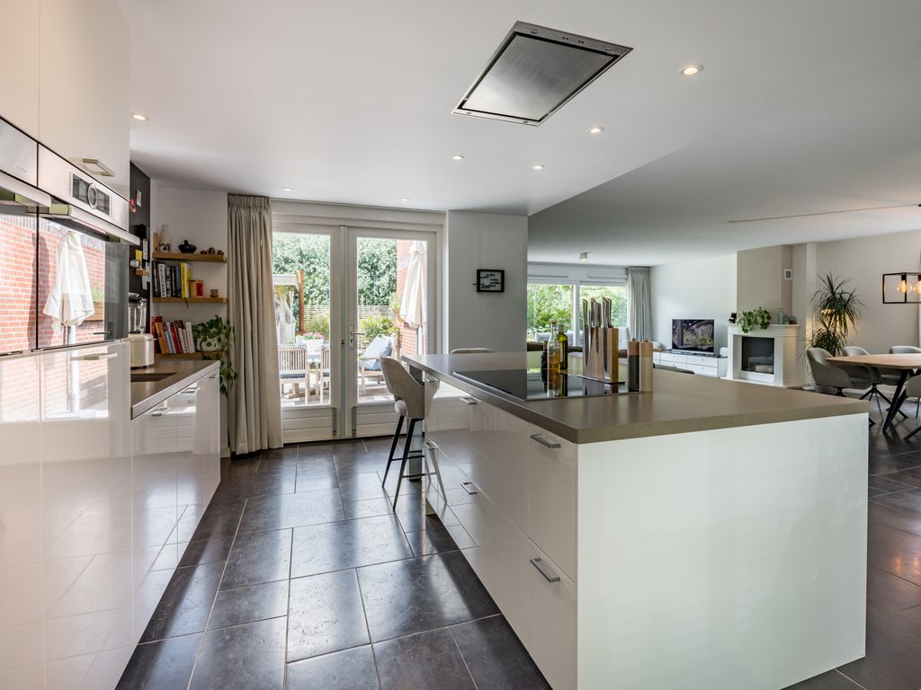 Westhilstraat 11, HELLEVOETSLUIS