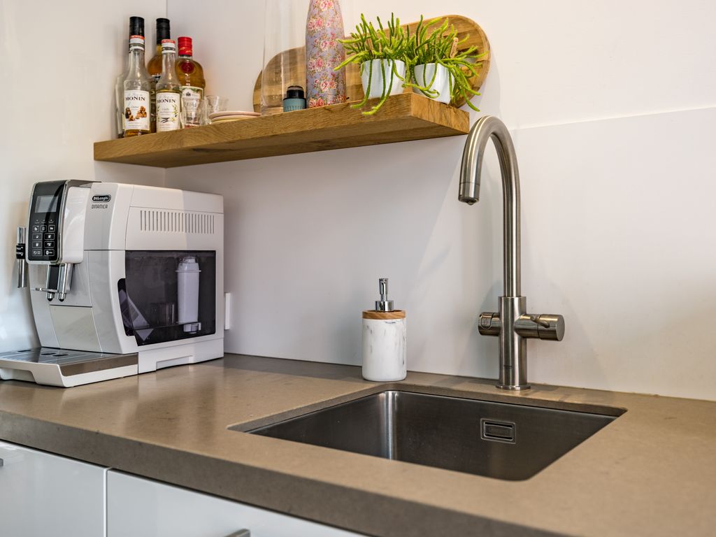 Westhilstraat 11, HELLEVOETSLUIS