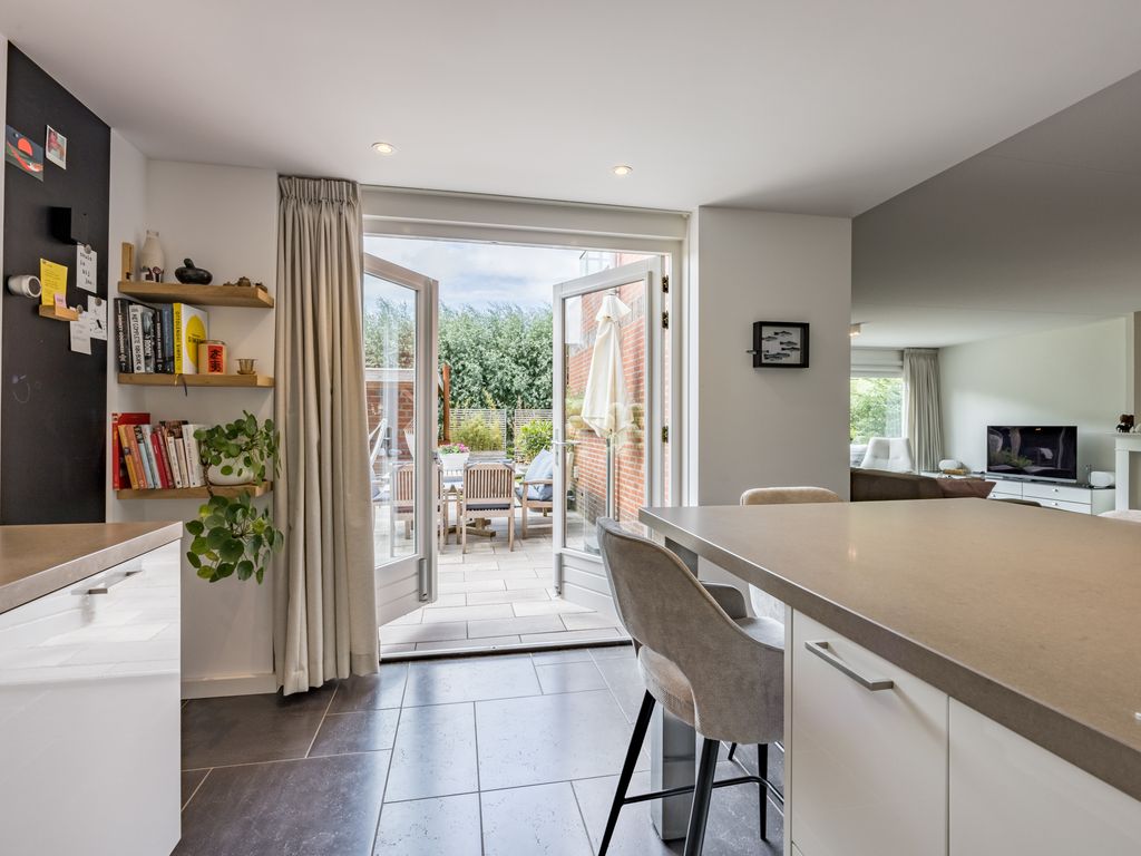 Westhilstraat 11, HELLEVOETSLUIS