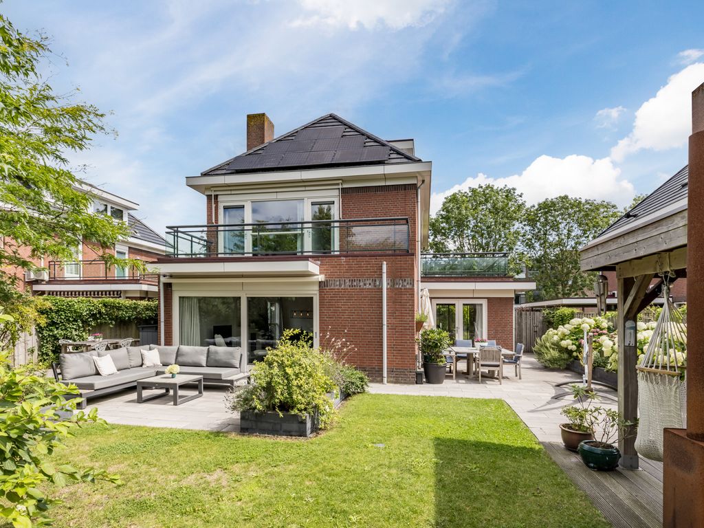 Westhilstraat 11, HELLEVOETSLUIS