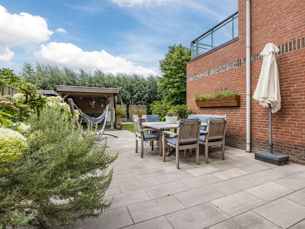 Westhilstraat 11, HELLEVOETSLUIS
