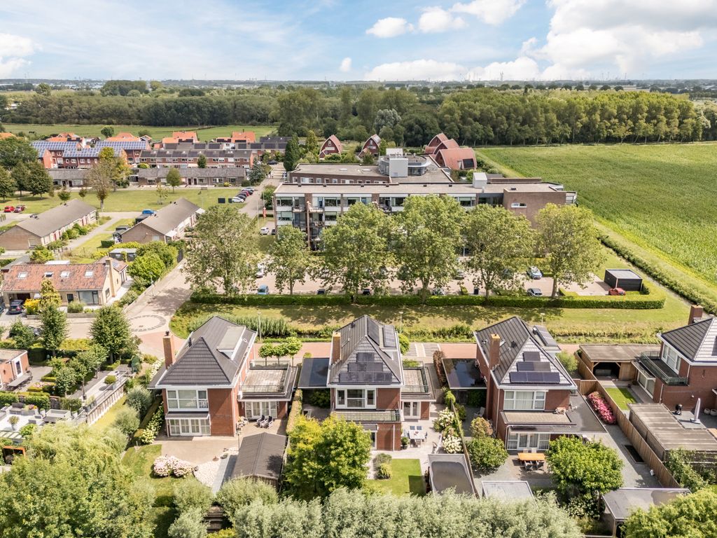 Westhilstraat 11, HELLEVOETSLUIS