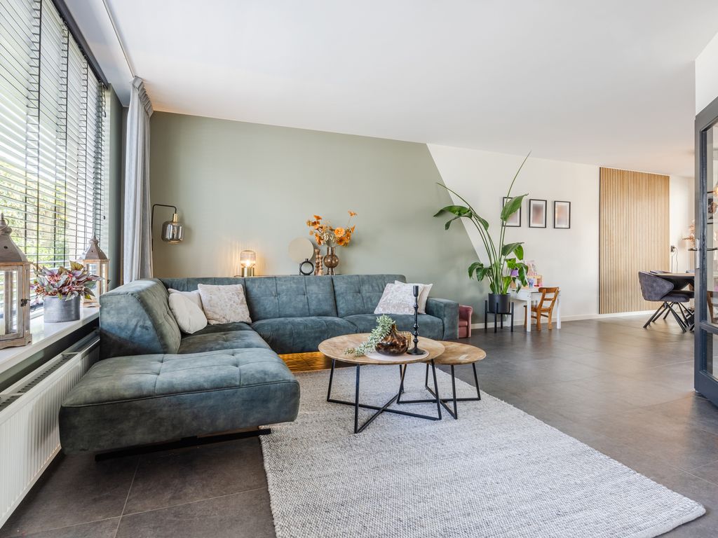 Debussystraat 39, HELLEVOETSLUIS