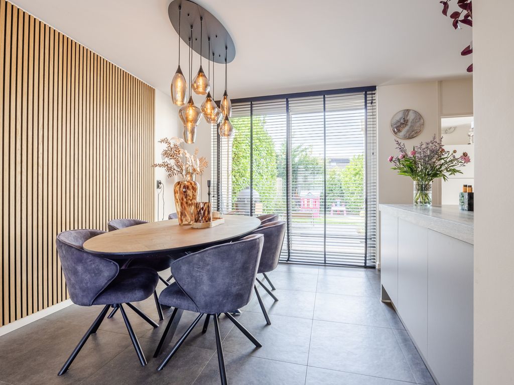 Debussystraat 39, HELLEVOETSLUIS
