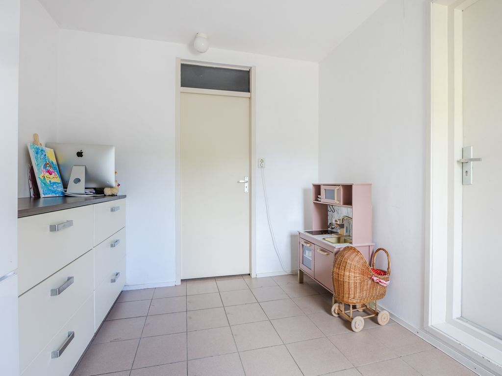 Debussystraat 39, HELLEVOETSLUIS