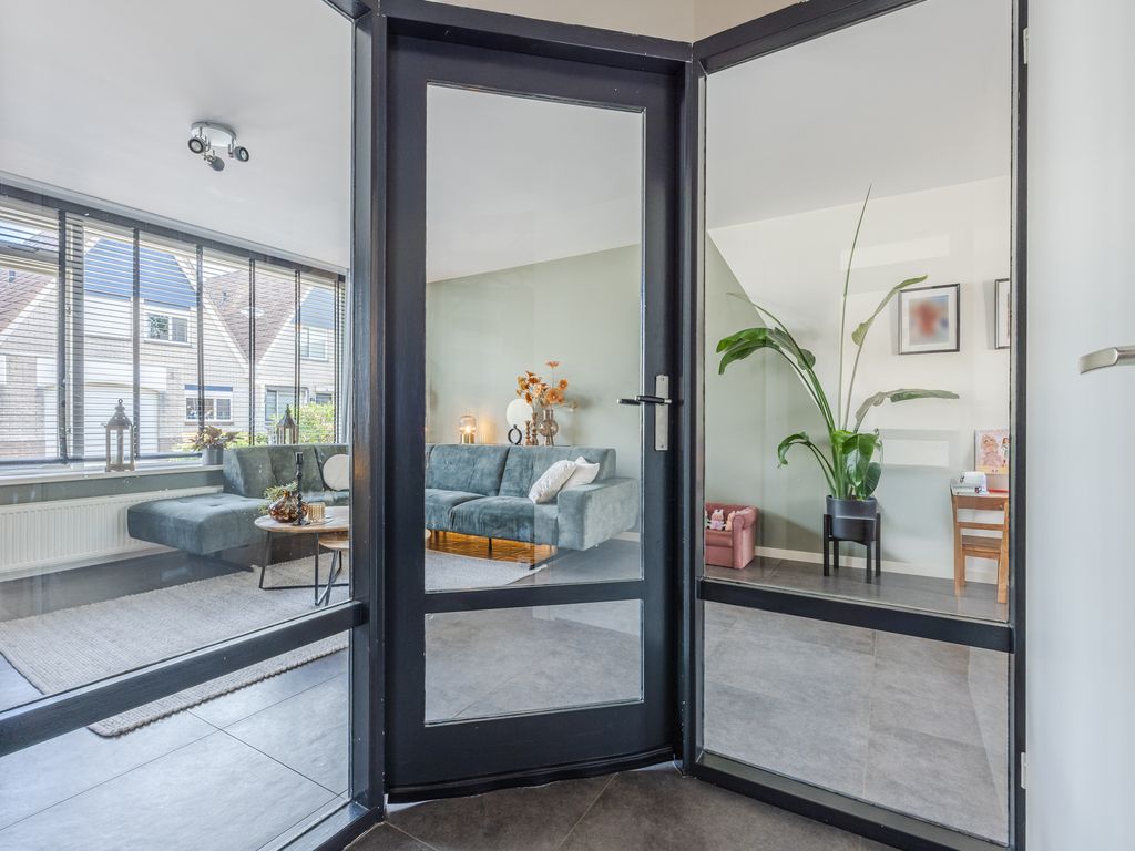 Debussystraat 39, HELLEVOETSLUIS