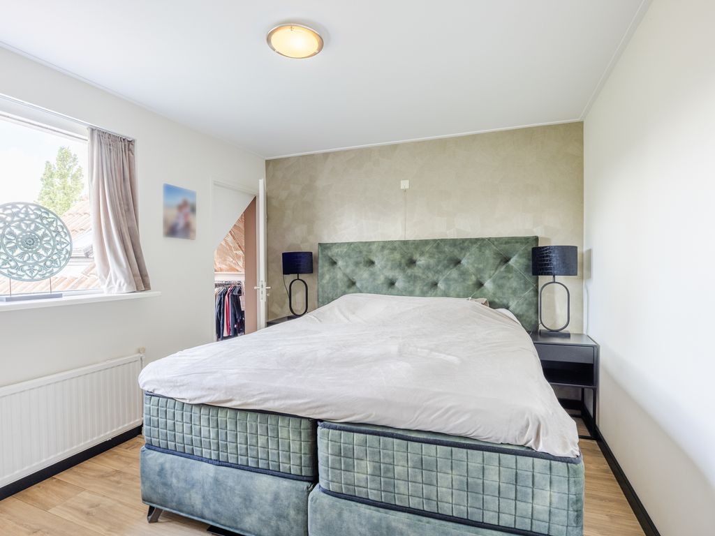 Debussystraat 39, HELLEVOETSLUIS