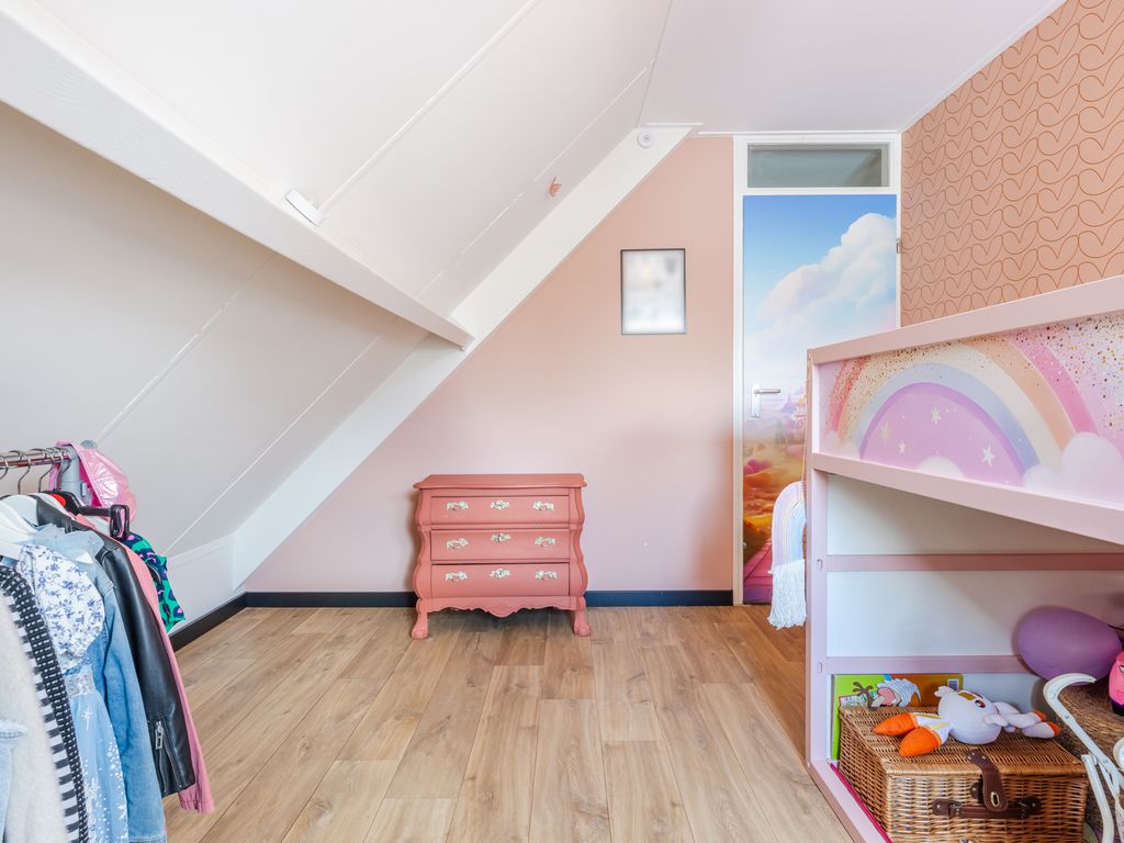 Debussystraat 39, HELLEVOETSLUIS