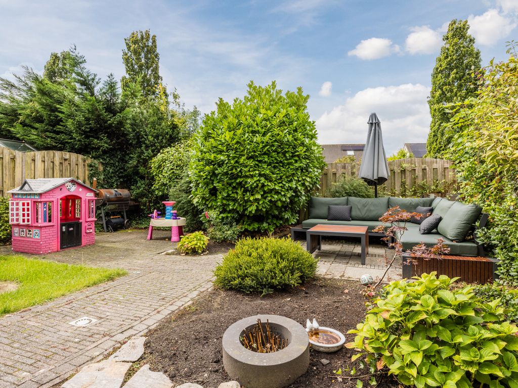 Debussystraat 39, HELLEVOETSLUIS