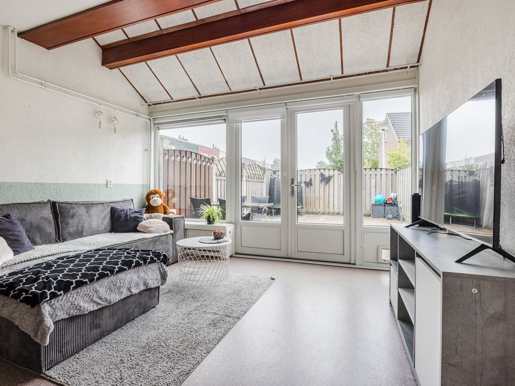 Kastanjelaan 11, HELLEVOETSLUIS