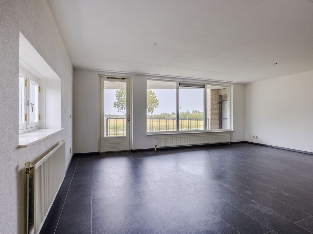 Klokkenweide 212, HELLEVOETSLUIS