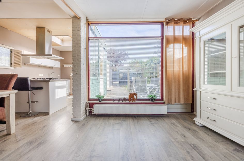v Leijdenstraat 10