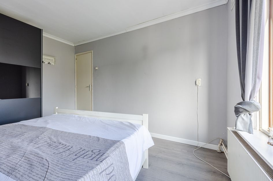 v Leijdenstraat 10