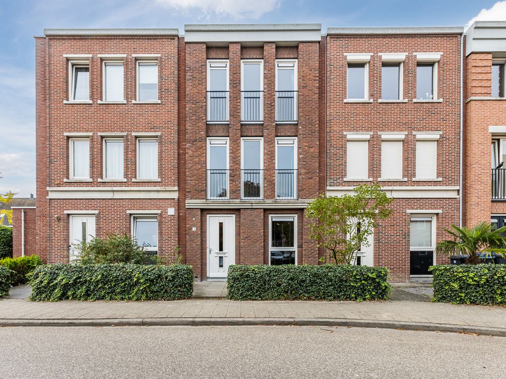 Zoutweide 3, HELLEVOETSLUIS