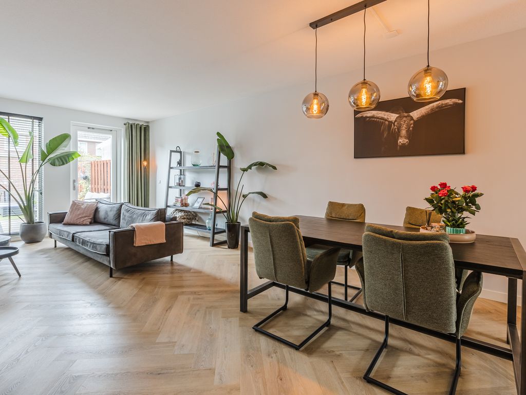 Zoutweide 3, HELLEVOETSLUIS