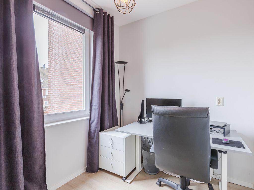Zoutweide 3, HELLEVOETSLUIS