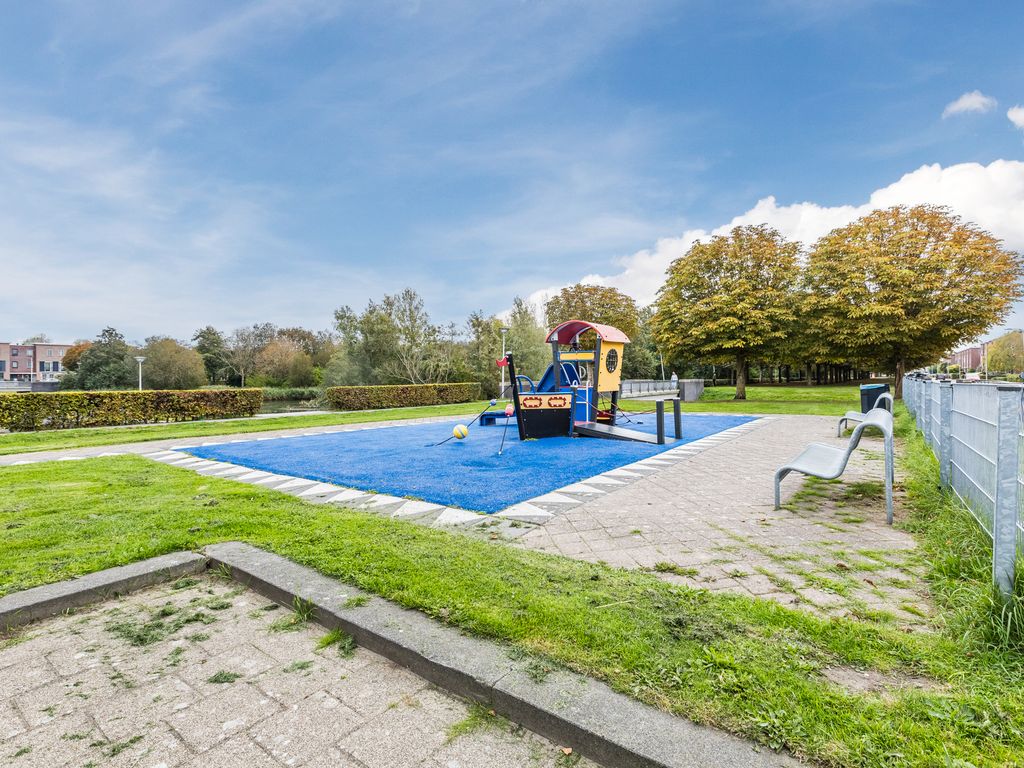 Zoutweide 3, HELLEVOETSLUIS