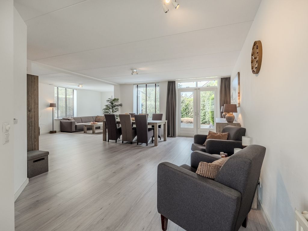 Sacharovlaan 54, HELLEVOETSLUIS