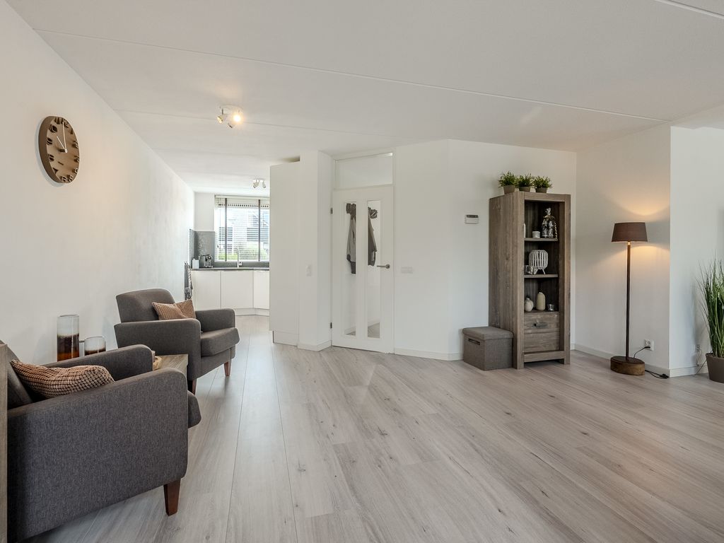 Sacharovlaan 54, HELLEVOETSLUIS