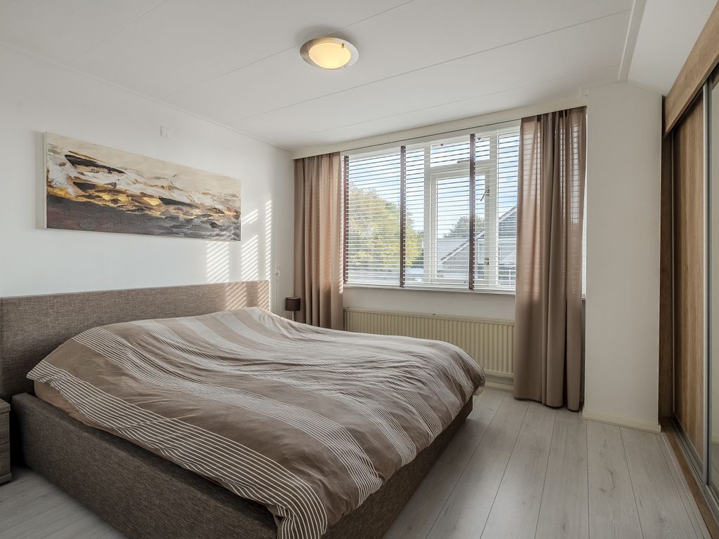 Sacharovlaan 54, HELLEVOETSLUIS