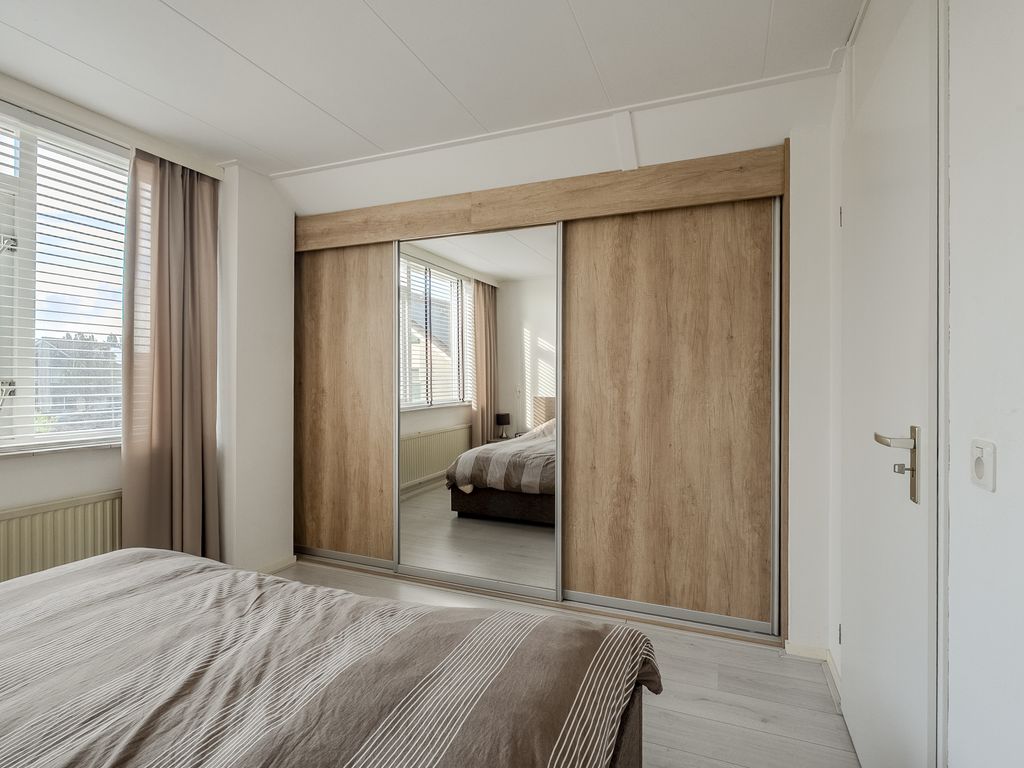 Sacharovlaan 54, HELLEVOETSLUIS