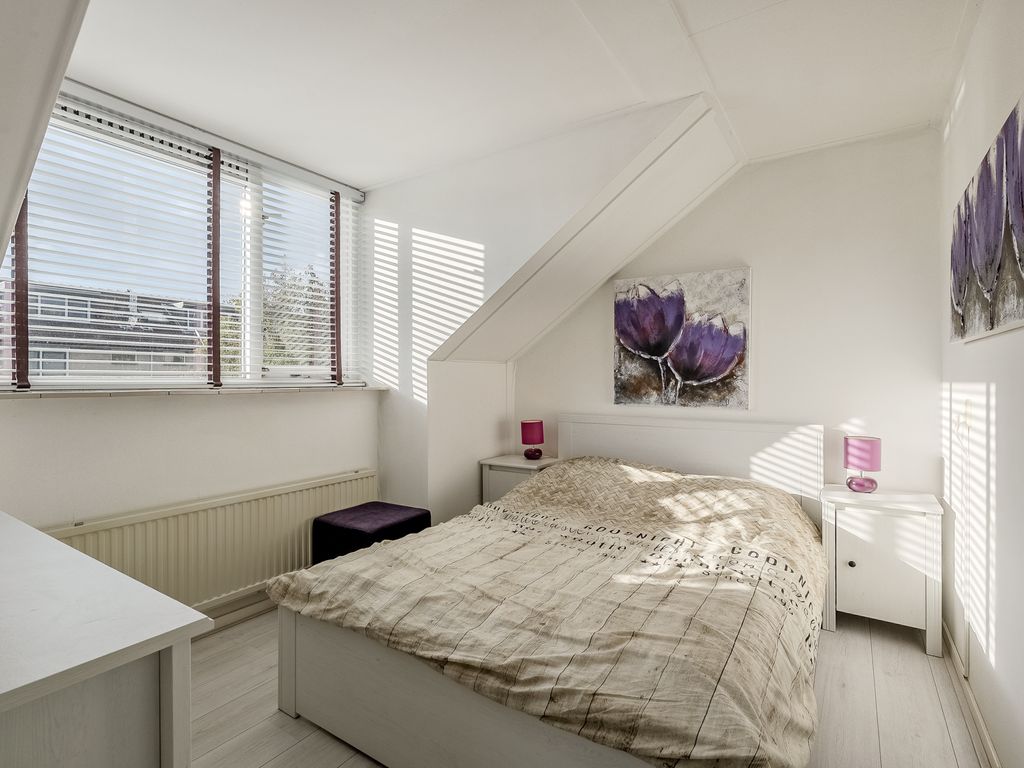 Sacharovlaan 54, HELLEVOETSLUIS