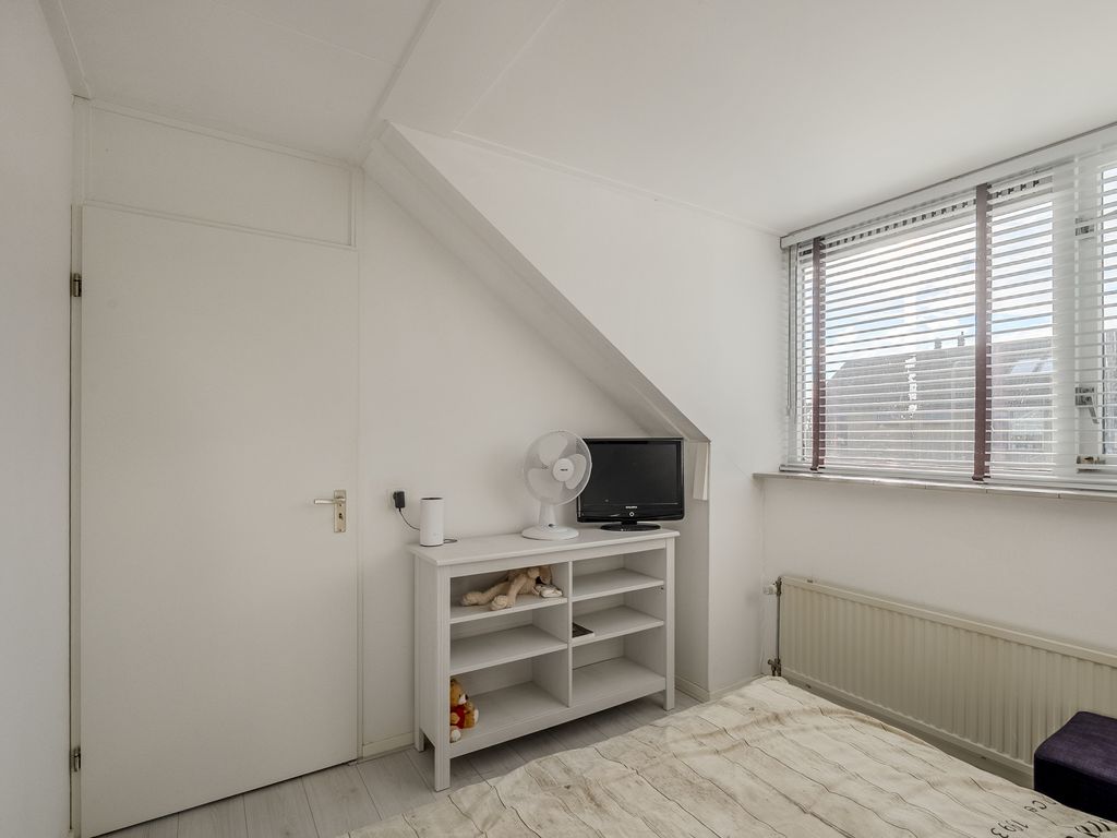 Sacharovlaan 54, HELLEVOETSLUIS