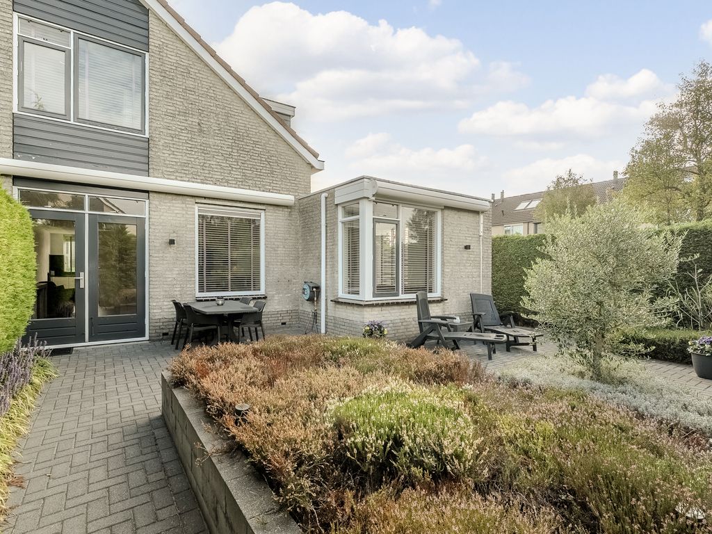 Sacharovlaan 54, HELLEVOETSLUIS