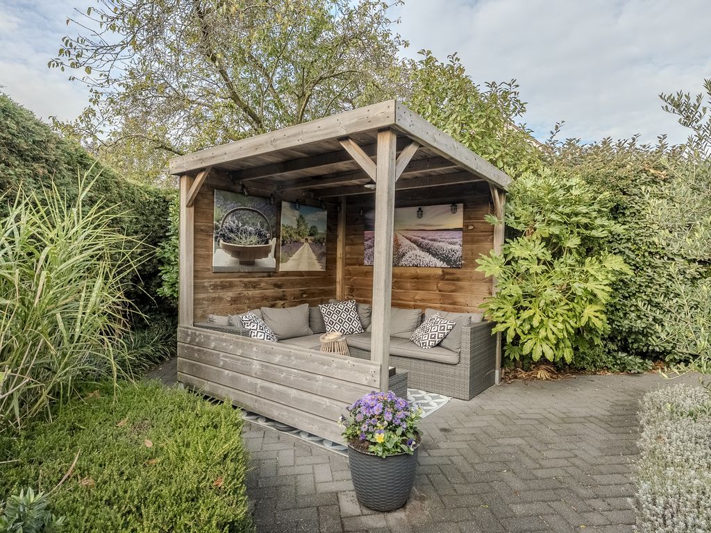Sacharovlaan 54, HELLEVOETSLUIS