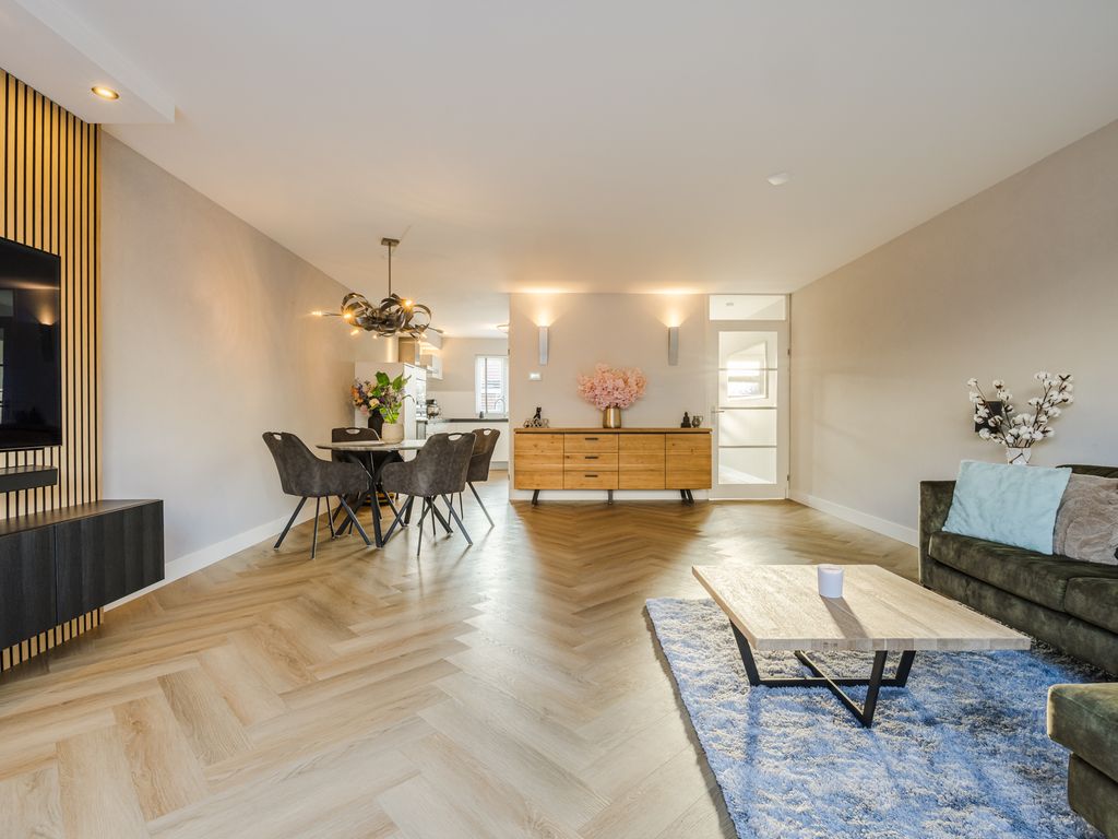 Rondostraat 27, HELLEVOETSLUIS