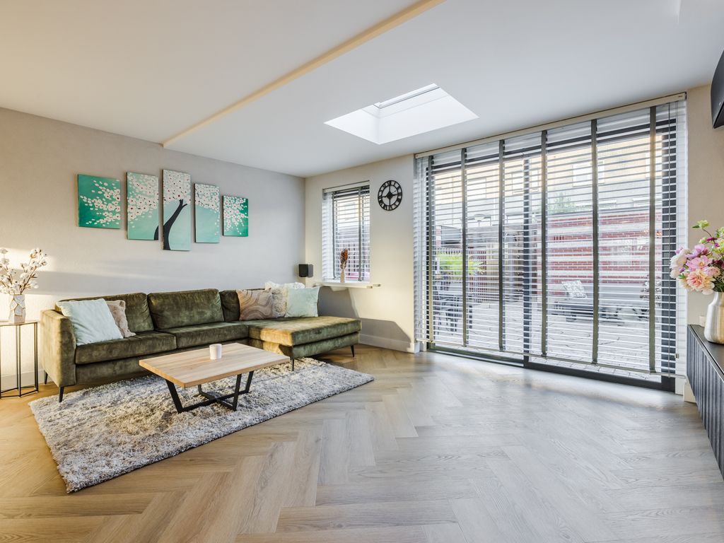 Rondostraat 27, HELLEVOETSLUIS